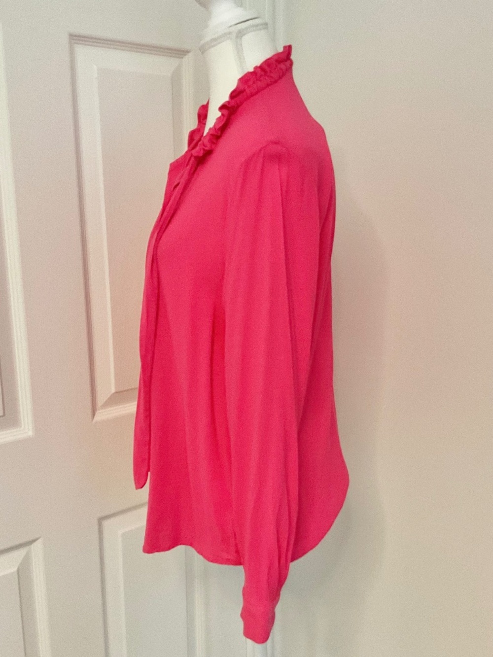 🤩 Mango Fuschia Ruffle-Necked Blouse - size 8 - Picture 6 of 10